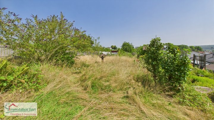 SCHMELZ-HÜTTERSDORF: WOHNHAUS IN RUHIGER LAGE MIT GROSSEM GARTEN!