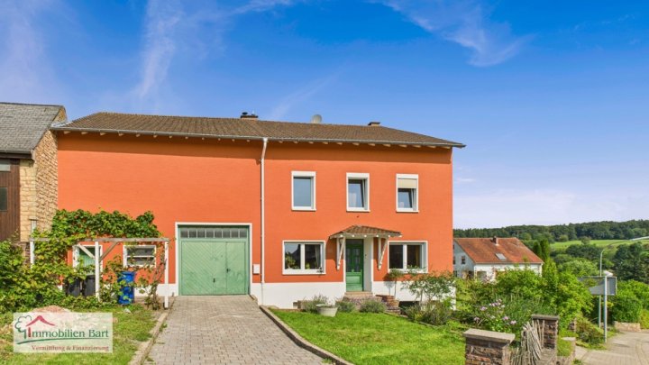 GEPFLEGTES EINFAMILIENHAUS MIT GARTEN,SCHEUNE UND VIEL PLATZ IN RUHIGER LAGE