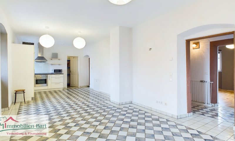 PERL: SOFORT BEZIEHBAR, WOHNUNG MIT KAMINOFEN IM 3 FAMILIENHAUS.