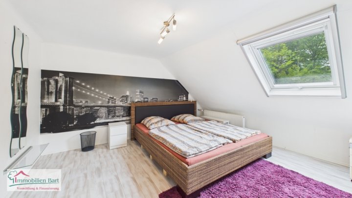 GEPFLEGTES ANWESEN MIT POOL AUF 30 AR IN TOP WOHNLAGE!