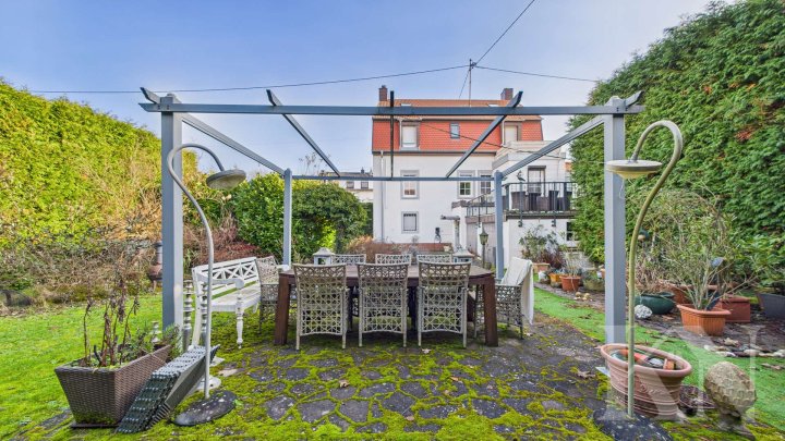 Vielseitiges Ein- bis Zweifamilienhaus in Saarbrücken-Güdingen!