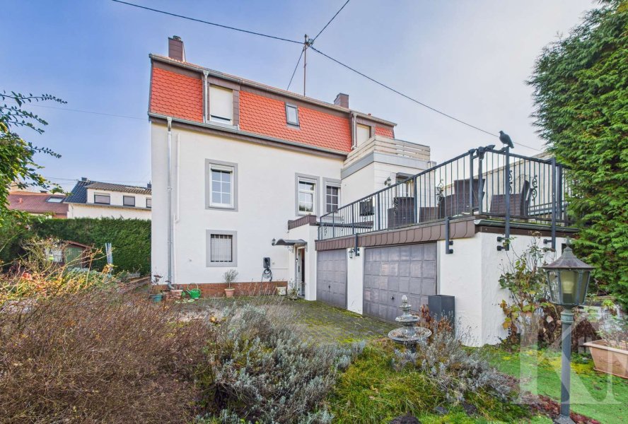 Seitenansicht / Garagen