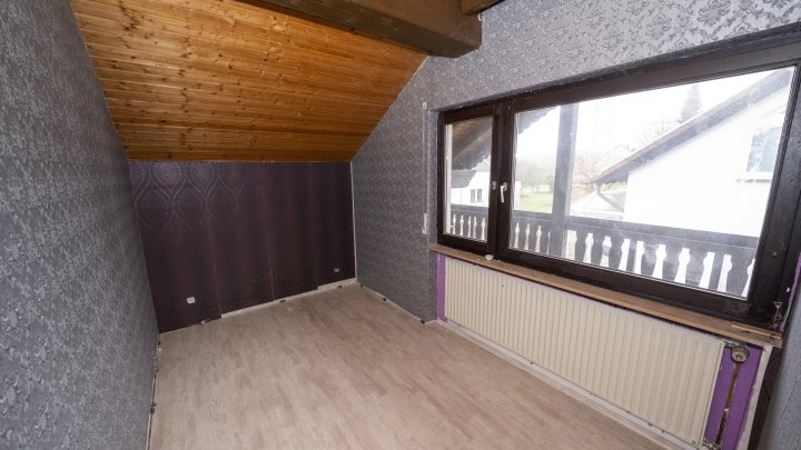 Gepflegtes Ein - Zweifamilienhaus ruhig gelegen im Grünen