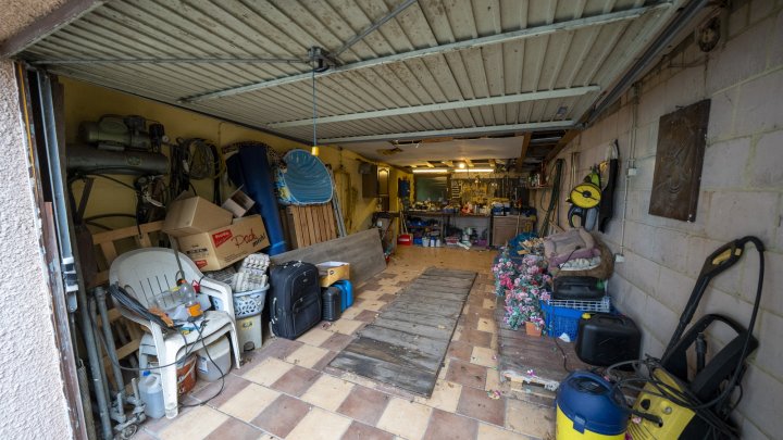 Gepflegtes Ein - Zweifamilienhaus ruhig gelegen im Grünen