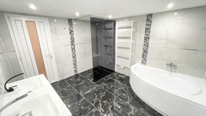 Reserviert !Hochwertig modernisiertes Einfamilienhaus in attraktiver Wohnlage