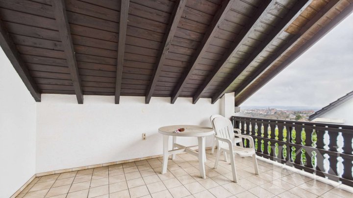 Großzügiges Ein-/Zweifamilienhaus mit traumhaftem Fernblick und großem Grundstück