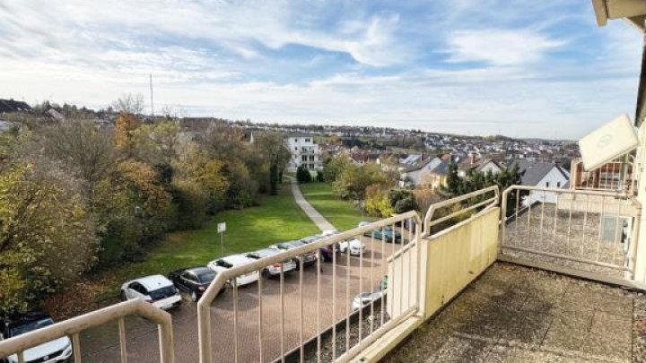 Große 6 ZKB-ETW mit 2 Balkone & Aufzug in Riegelsberg!