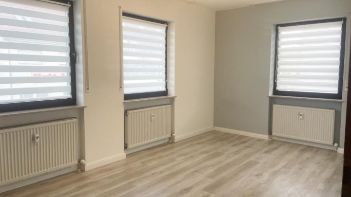 Große 6 ZKB-ETW mit 2 Balkone & Aufzug in Riegelsberg!