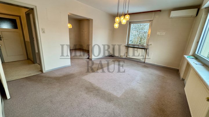 FREISTEHENDES 1 FAMILIENHAUS MIT GARTEN UND GARAGE - RENOVIERUNGSBEDARF - IN DUDWEILER-SÜD