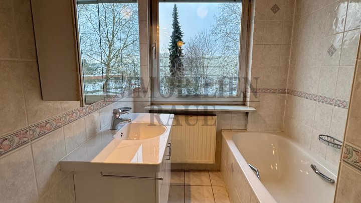 FREISTEHENDES 1 FAMILIENHAUS MIT GARTEN UND GARAGE - RENOVIERUNGSBEDARF - IN DUDWEILER-SÜD