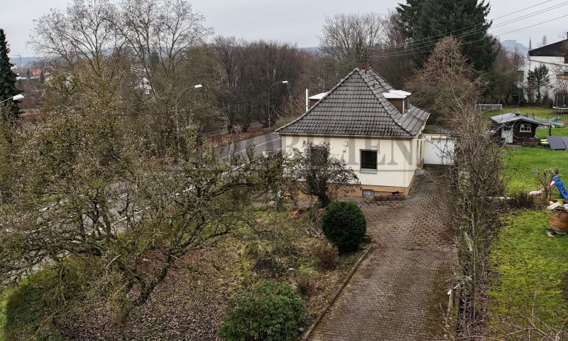 FREISTEHENDES 1 FAMILIENHAUS MIT GARTEN UND GARAGE - RENOVIERUNGSBEDARF - IN DUDWEILER-SÜD