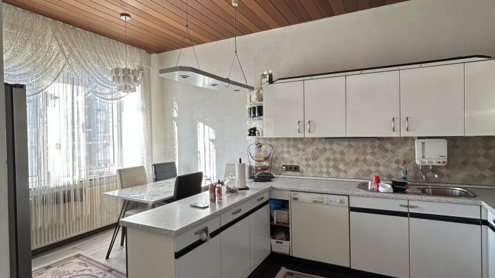 Zweifamilienhaus mit Gewerbeeinheit in Landsweiler - Reden zu verkaufen 