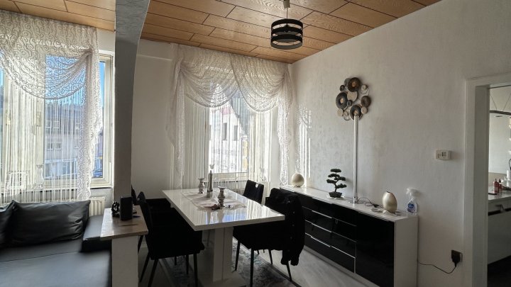 Zweifamilienhaus mit Gewerbeeinheit in Landsweiler - Reden zu verkaufen 