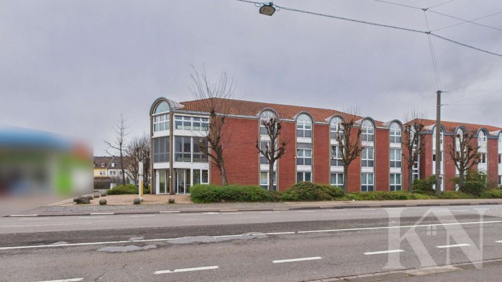 Büroflächen mit großem Konferenzraum – flexibel nutzbar auf drei Etagen in Dillingen!