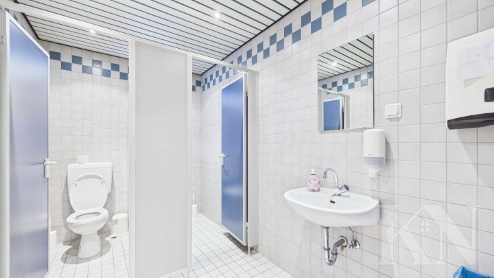 Büroflächen mit großem Konferenzraum – flexibel nutzbar auf drei Etagen in Dillingen!