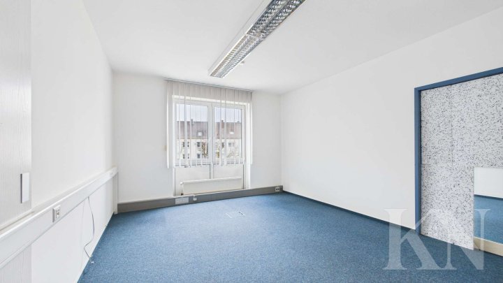 Büroflächen mit großem Konferenzraum – flexibel nutzbar auf drei Etagen in Dillingen!