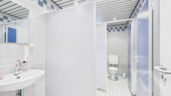 Büroflächen mit großem Konferenzraum – flexibel nutzbar auf drei Etagen in Dillingen!