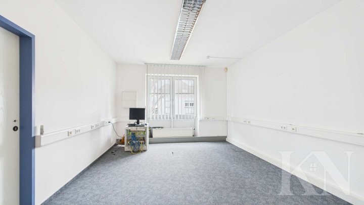 Büroflächen mit großem Konferenzraum – flexibel nutzbar auf drei Etagen in Dillingen!