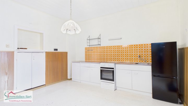 MERZIG: WOHNHAUS MIT GARTEN UND GARAGE IN ZENTRALER LAGE!