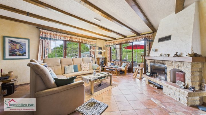 GEMÜTLICHES WOHNHAUS IN TOP LAGE VON LOSHEIM AM SEE!