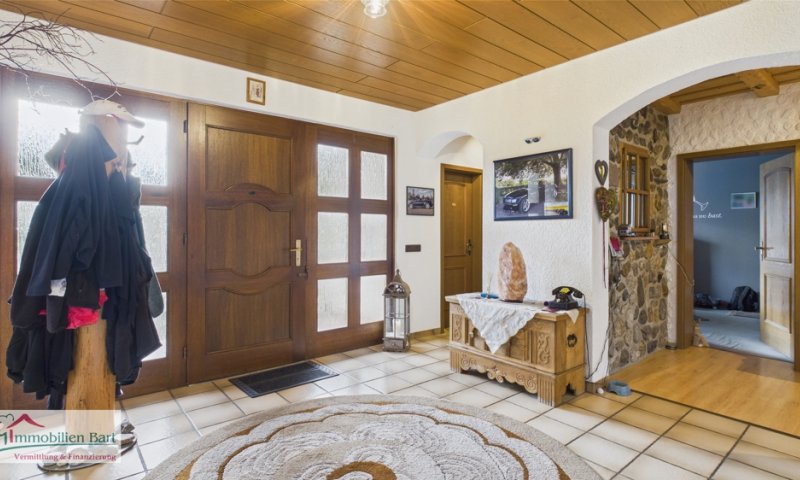 GEMÜTLICHES WOHNHAUS IN TOP LAGE VON LOSHEIM AM SEE!