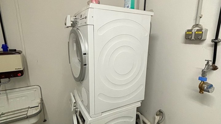 Möblierte 2-ZKB-Wohnung mit EBK, Garage und Balkon im Park Vauban