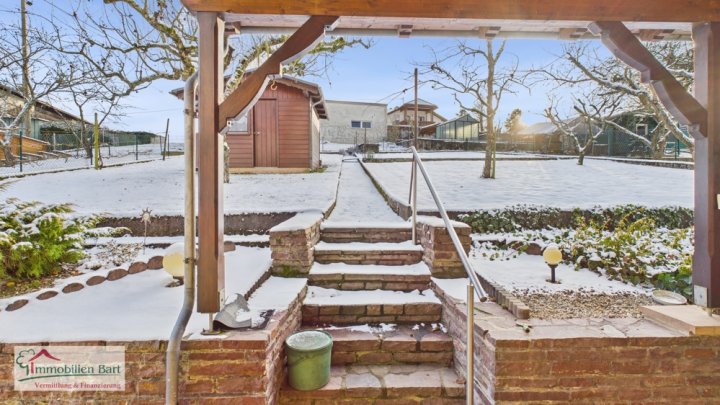 SCHWEMLINGEN: WOHNHAUS MIT GARTEN IN TOP-LAGE!