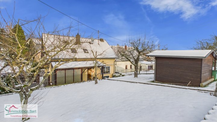 SCHWEMLINGEN: WOHNHAUS MIT GARTEN IN TOP-LAGE!