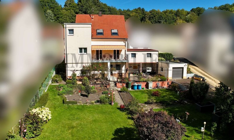 RENOVIERTES, FREISTEHENDES 1 FAM.-HAUS MIT GROSSEM GARTEN UND 3 GARAGEN IN DUDWEILER