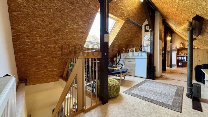 RENOVIERTES, FREISTEHENDES 1 FAM.-HAUS MIT GROSSEM GARTEN UND 3 GARAGEN IN DUDWEILER