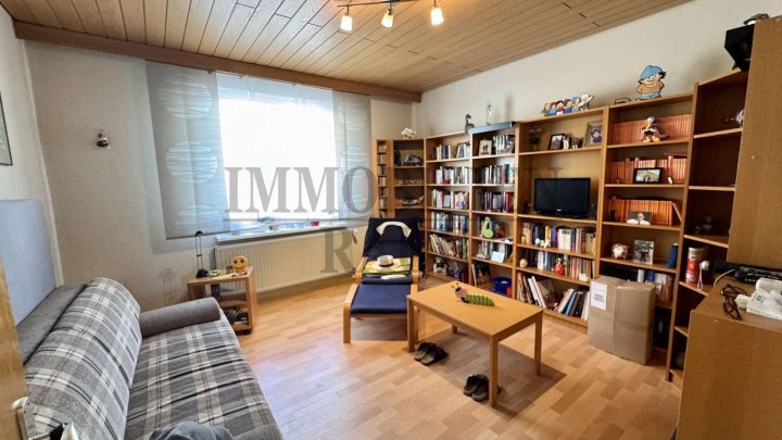 RENOVIERTES, FREISTEHENDES 1 FAM.-HAUS MIT GROSSEM GARTEN UND 3 GARAGEN IN DUDWEILER