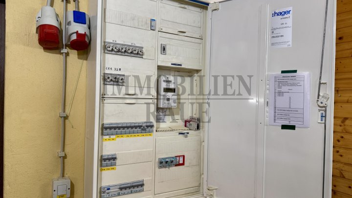 RENOVIERTES, FREISTEHENDES 1 FAM.-HAUS MIT GROSSEM GARTEN UND 3 GARAGEN IN DUDWEILER