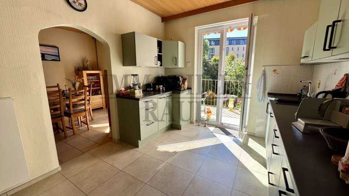 RENOVIERTES, FREISTEHENDES 1 FAM.-HAUS MIT GROSSEM GARTEN UND 3 GARAGEN IN DUDWEILER