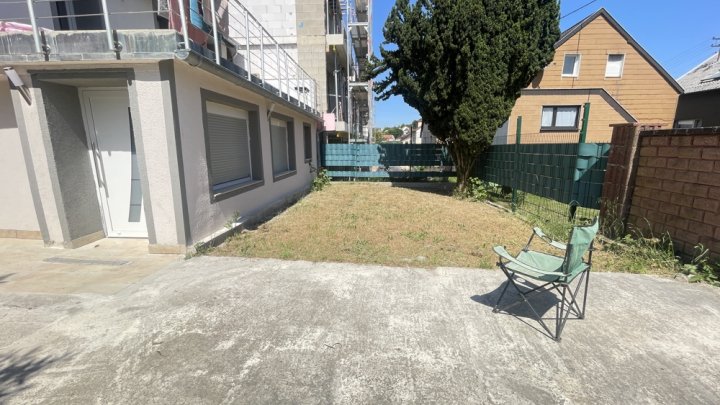 Einfamilienhaus mit Einliegerwohnung und zusätzlichem Grundstück