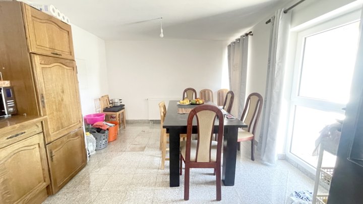 Einfamilienhaus mit Einliegerwohnung und zusätzlichem Grundstück