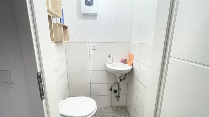 Einfamilienhaus mit Einliegerwohnung und zusätzlichem Grundstück