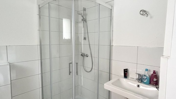 Einfamilienhaus mit Einliegerwohnung und zusätzlichem Grundstück