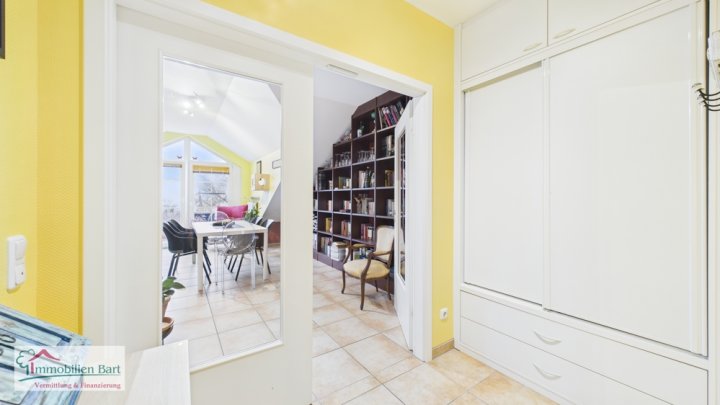 PERL: TOLLE 120 M² WOHNUNG MIT STELLPLATZ IN TOP WOHNLAGE!