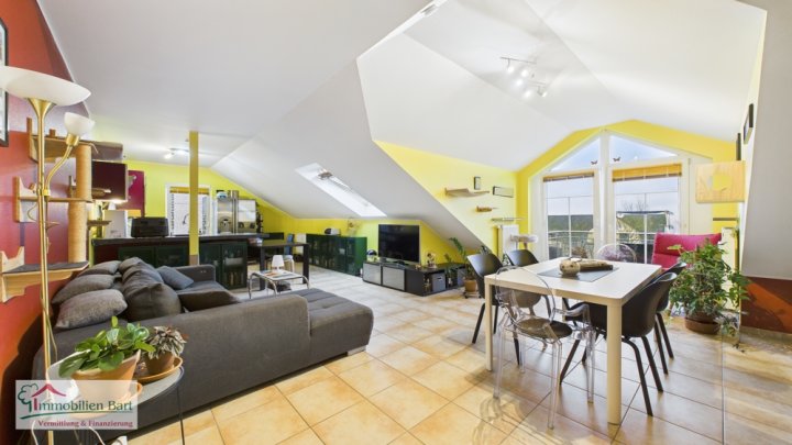 PERL: TOLLE 120 M² WOHNUNG MIT STELLPLATZ IN TOP WOHNLAGE!