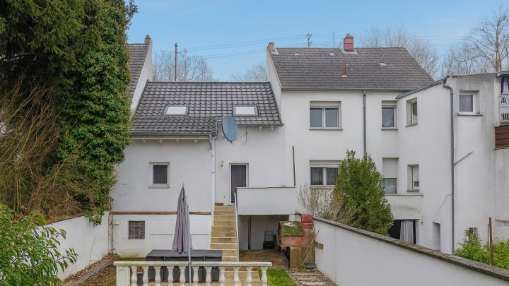 Modernisiertes Reihenhaus mit Garten in Wadgassen-Hostenbach