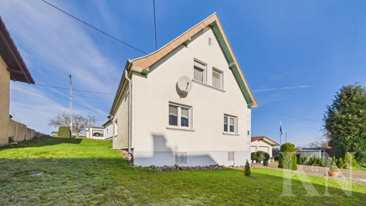 Gemütliches Einfamilienhaus mit Holzofen, Garage, Balkon & Garten – Ihr neues Zuhause in Nohfelden!