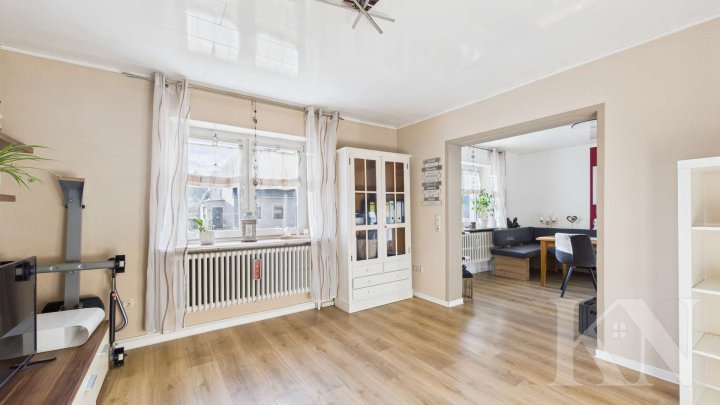 Gemütliches Einfamilienhaus mit Holzofen, Garage, Balkon & Garten – Ihr neues Zuhause in Nohfelden!