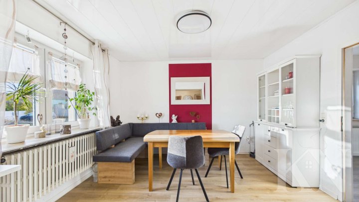 Gemütliches Einfamilienhaus mit Holzofen, Garage, Balkon & Garten – Ihr neues Zuhause in Nohfelden!