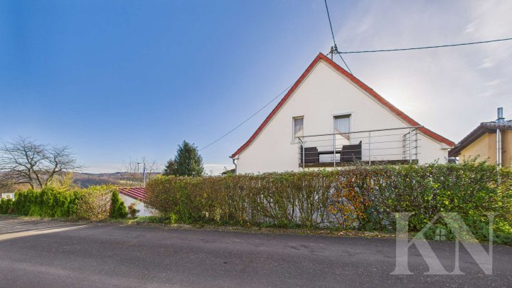 Gemütliches Einfamilienhaus mit Holzofen, Garage, Balkon & Garten – Ihr neues Zuhause in Nohfelden!