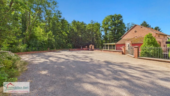 NÄHE SAARLOUIS / FIRMENSITZ / VILLA AUF 30 AR