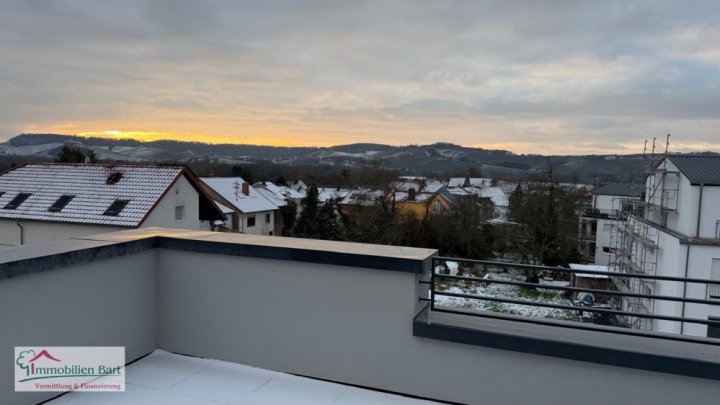 KEINE PROVISION/KOSTEN! - NEUES GR. PENTHOUSE IN NENNIG AB SOFORT ZU VERMIETEN!