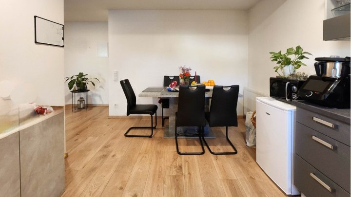 Historischer Charme trifft Rendite: Mehrfamilienhaus mit 4 Einheiten in Damflos