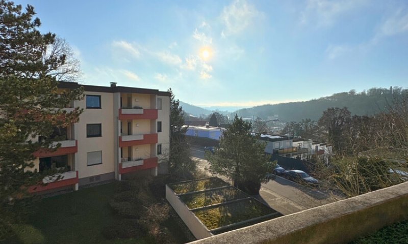 Gepflegte 2-ZKB-Wohnung mit Balkon & Außenstellplatz