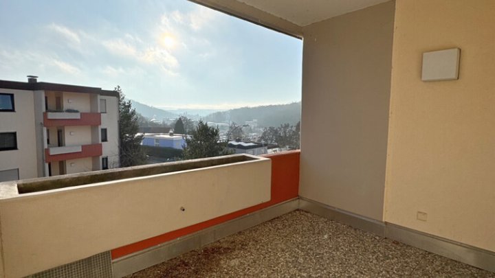 Gepflegte 2-ZKB-Wohnung mit Balkon & Außenstellplatz