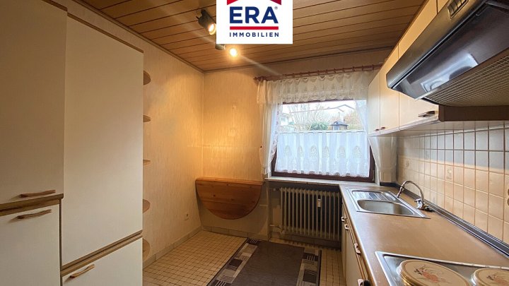 EINFAMILIENHAUS MIT EINLIEGERWOHNUNG, RUHIGE LAGE, GROSSROSSELN/KARLSBRUNN